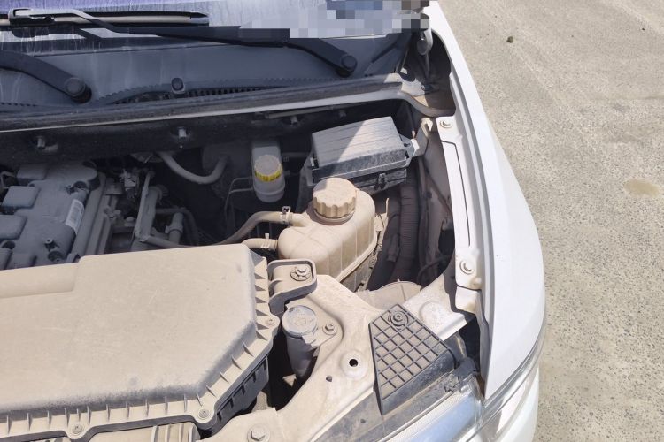Used Wuling Hongguang V 2019 1.5L Enjoyment Version China VI LAR Engine Bay Left