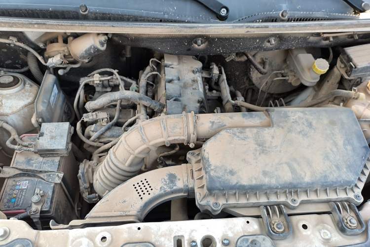 Used Wuling Hongguang V 2019 1.5L Jingqu Version China VI LAR Engine Bay