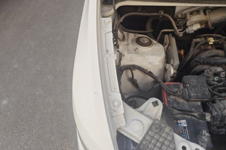 Used Wuling Hongguang V 2019 1.5L Jingqu Version China VI LAR Engine Bay Right