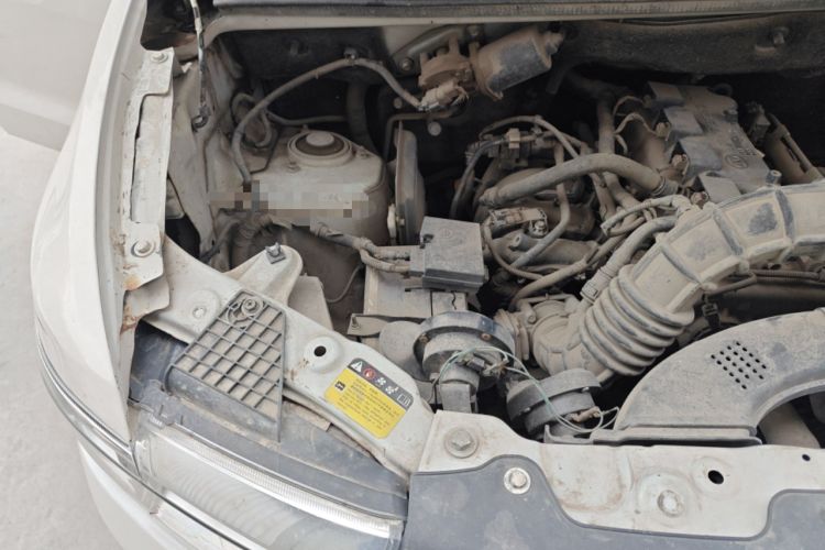 Used Wuling Hongguang V 2019 1.5L Base Version China VI LAR Engine Bay Right