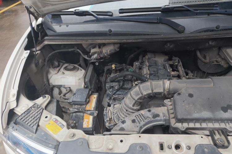 Used Wuling Hongguang V 2019 1.5L Jingqu Version China VI LAR Engine Bay Right