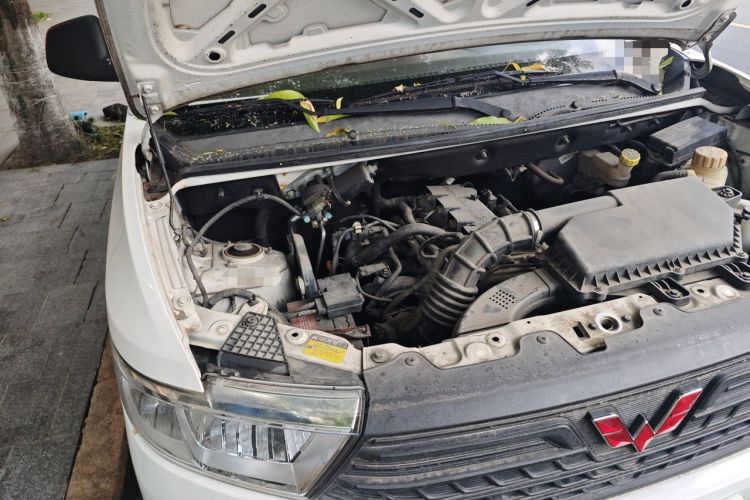 Used Wuling Hongguang V 2019 1.5L Jingqu Version China VI LAR Engine Bay Right