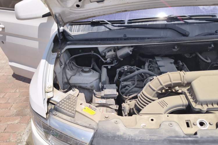 Used Wuling Hongguang V 2019 1.5L Enjoyment Version China VI LAR Engine Bay Right