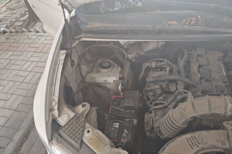 Used Wuling Hongguang V 2019 1.5L Base Version China VI LAR Engine Bay Right