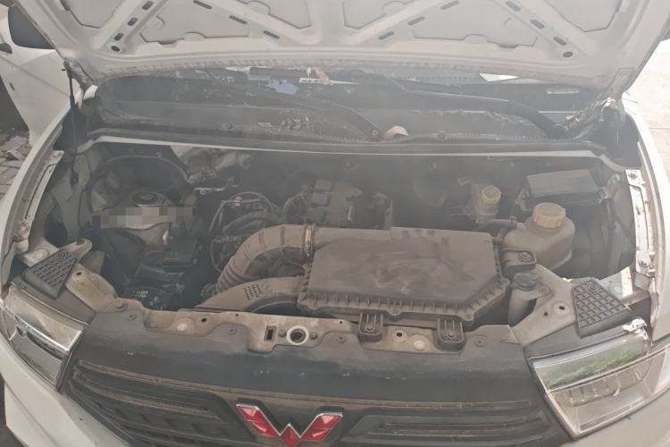 Used Wuling Hongguang V 2019 1.5L Base Version China VI LAR Engine Bay