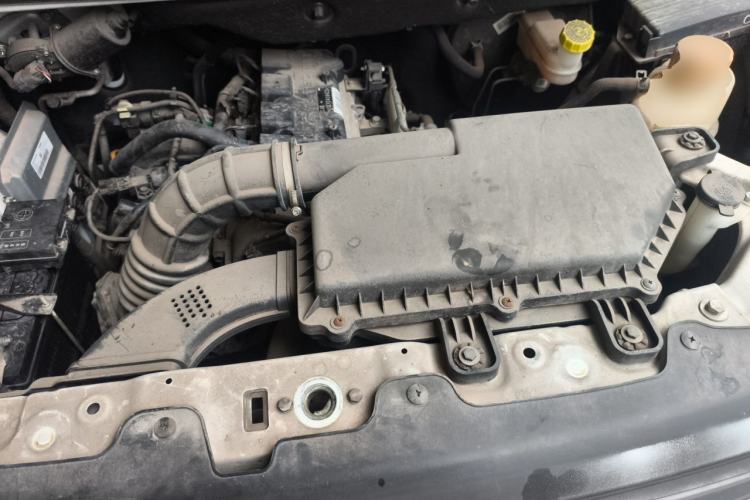 Used Wuling Hongguang V 2019 1.5L Jingqu Version China VI LAR Engine Bay