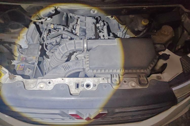 Used Wuling Hongguang V 2019 1.5L Base Window-Sealed Vehicle China VI LAR Engine Bay