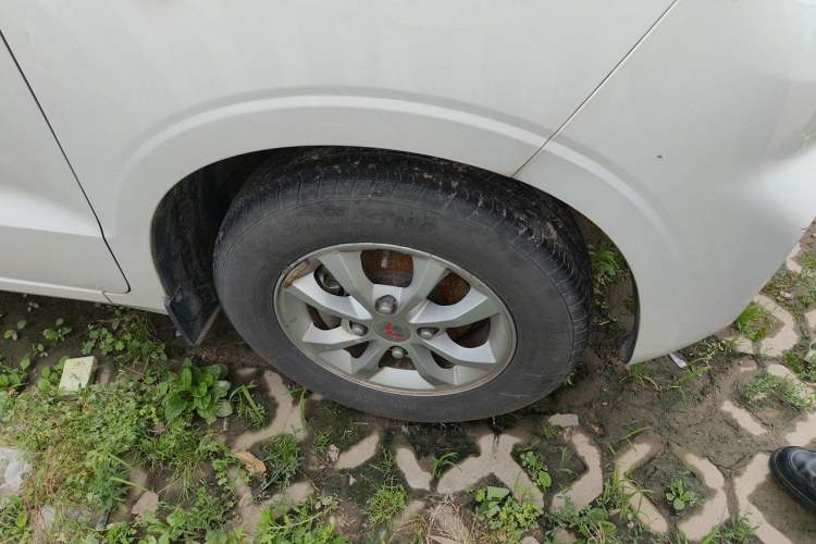 Used Wuling Hongguang V 2019 1.5L Enjoyment Version China VI LAR Exterior 1