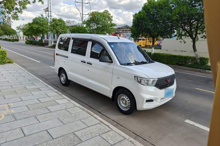 Used Wuling Hongguang V 2019 1.5L Jingqu Version China VI LAR Exterior 2