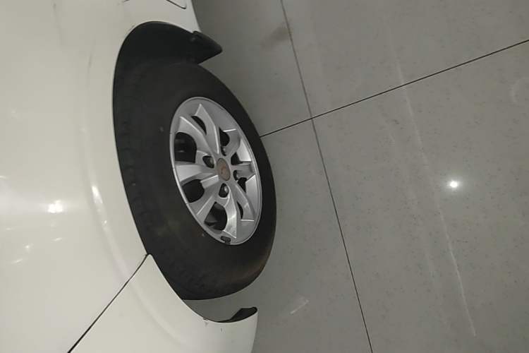 Used Wuling Hongguang V 2019 1.5L Enjoyment Version China VI LAR Exterior 4
