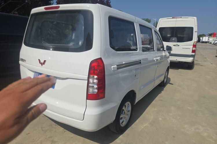 Used Wuling Hongguang V 2019 1.5L Jingqu Version China VI LAR Exterior 4