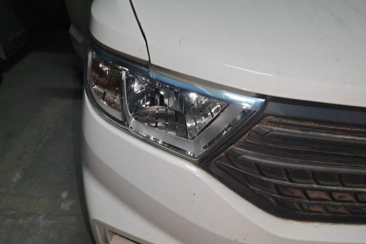 Used Wuling Hongguang V 2019 1.5L Jingqu Version China VI LAR Exterior 6
