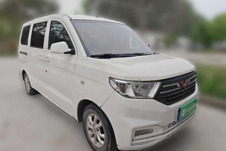Used Wuling Hongguang V 2019 1.5L Base Version China VI LAR Front Right 45 Deg