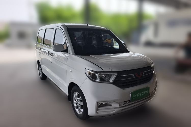 Used Wuling Hongguang V 2019 1.5L Standard Version China VI LAR Front Right 45 Deg