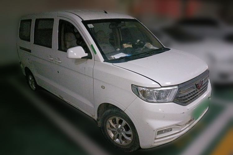 Used Wuling Hongguang V 2019 1.5L Standard Version China VI LAR Front Right 45 Deg