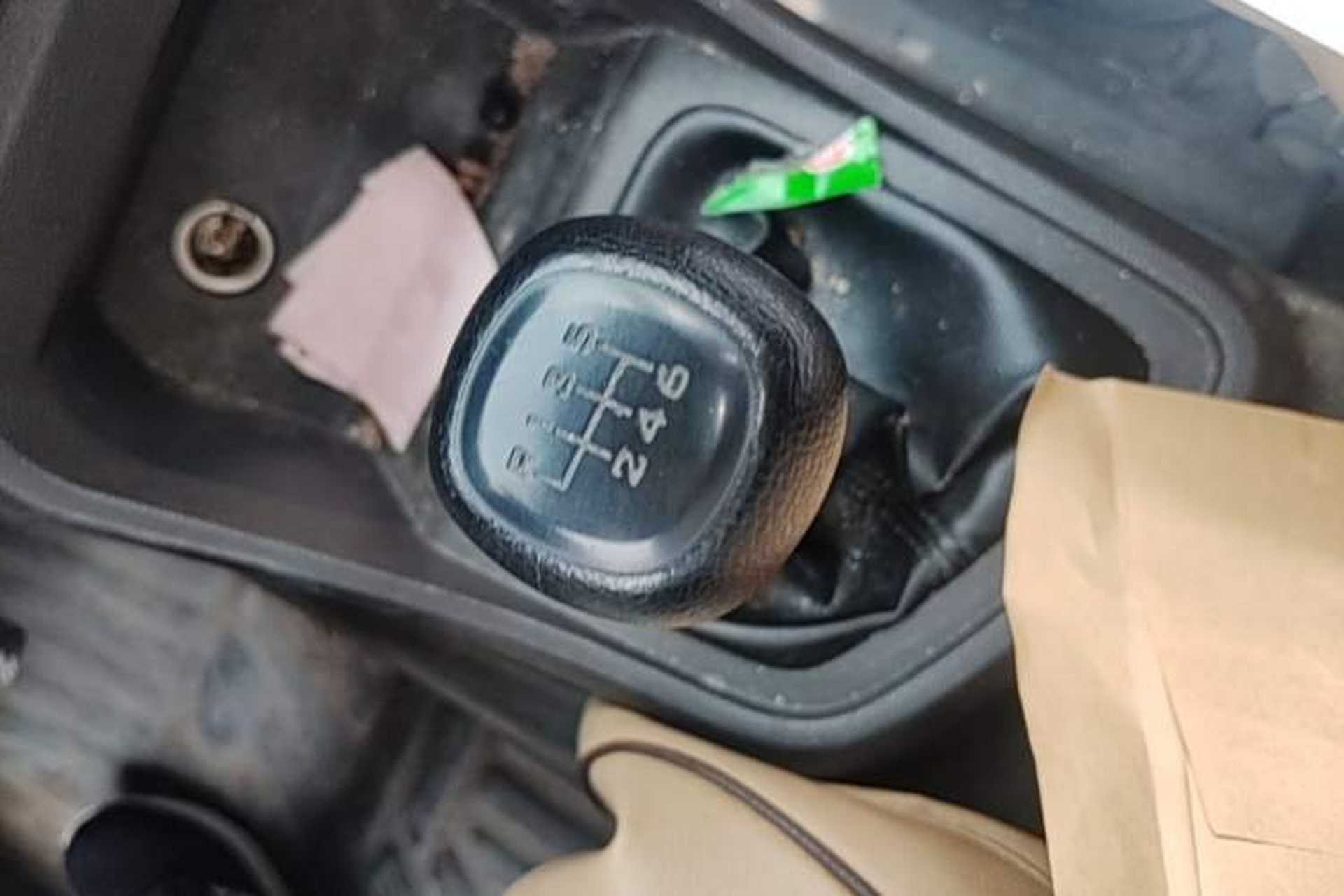 Used Wuling Hongguang V 2019 1.5L Base Version China VI LAR Gear Lever
