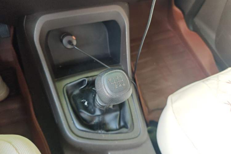Used Wuling Hongguang V 2019 1.5L Jingqu Version China VI LAR Gear Lever