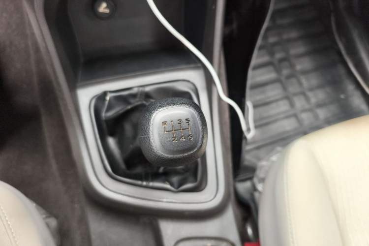 Used Wuling Hongguang V 2019 1.5L Enjoyment Version China VI LAR Gear Lever