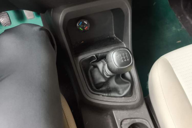Used Wuling Hongguang V 2019 1.5L Jingqu Version China VI LAR Gear Lever