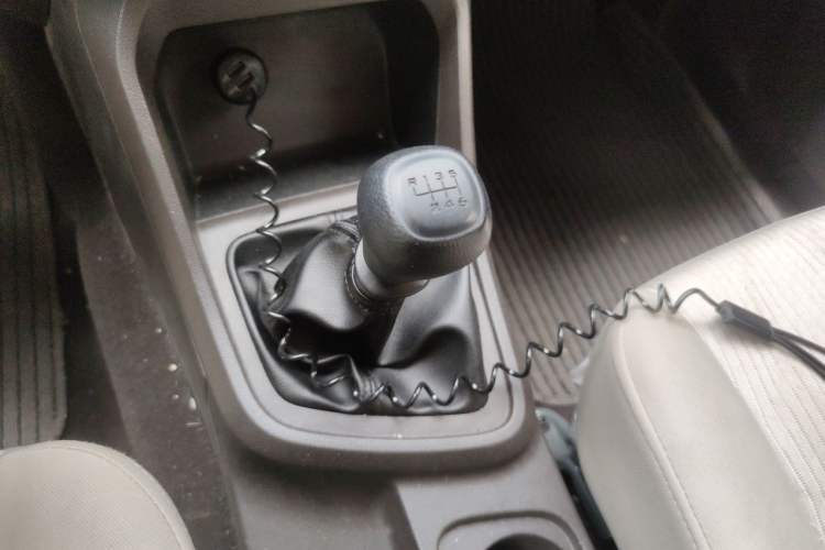 Used Wuling Hongguang V 2019 1.5L Enjoyment Version China VI LAR Gear Lever