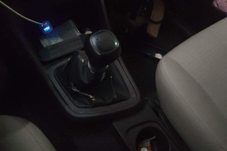 Used Wuling Hongguang V 2019 1.5L Base Window-Sealed Vehicle China VI LAR Gear Lever