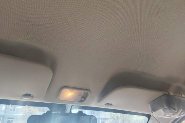 Used Wuling Hongguang V 2019 1.5L Jingqu Edition Sealed-Window Vehicle China VI LAR Headliner