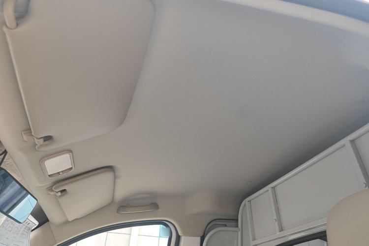 Used Wuling Hongguang V 2019 1.5L Jingqu Edition Sealed-Window Vehicle China VI LAR Headliner