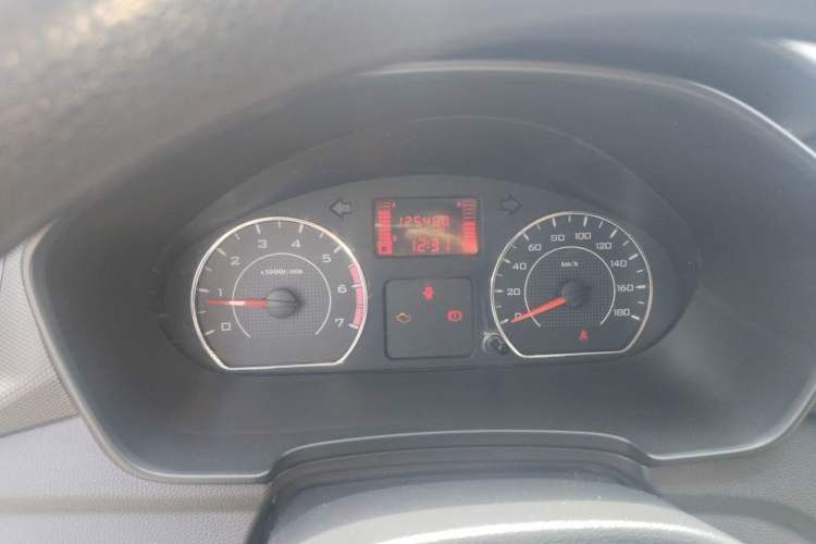 Used Wuling Hongguang V 2019 1.5L Jingqu Edition Sealed-Window Vehicle China VI LAR Instrument Cluster