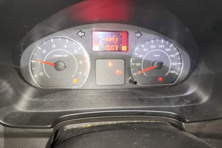 Used Wuling Hongguang V 2019 1.5L Jingqu Edition Sealed-Window Vehicle China VI LAR Instrument Cluster
