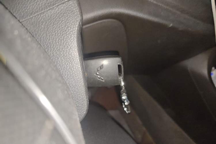 Used Wuling Hongguang V 2019 1.5L Base Window-Sealed Vehicle China VI LAR Interior 1