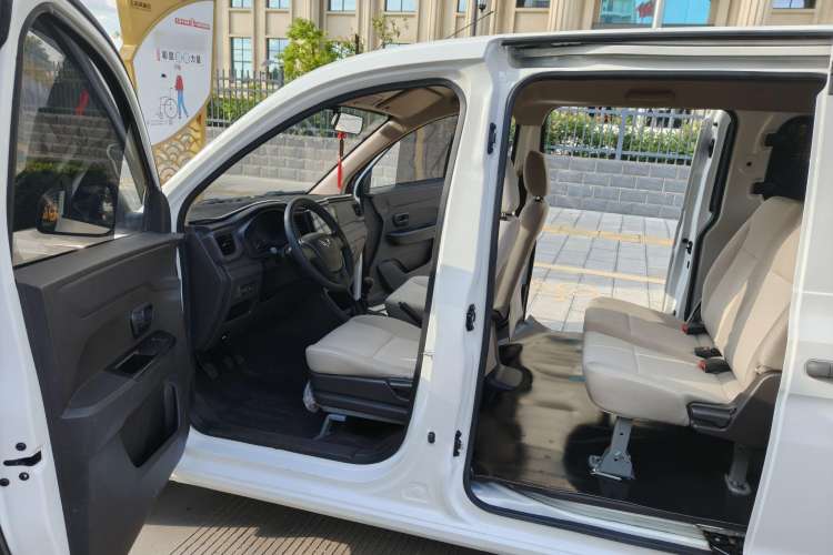 Used Wuling Hongguang V 2019 1.5L Jingqu Version China VI LAR Interior 2
