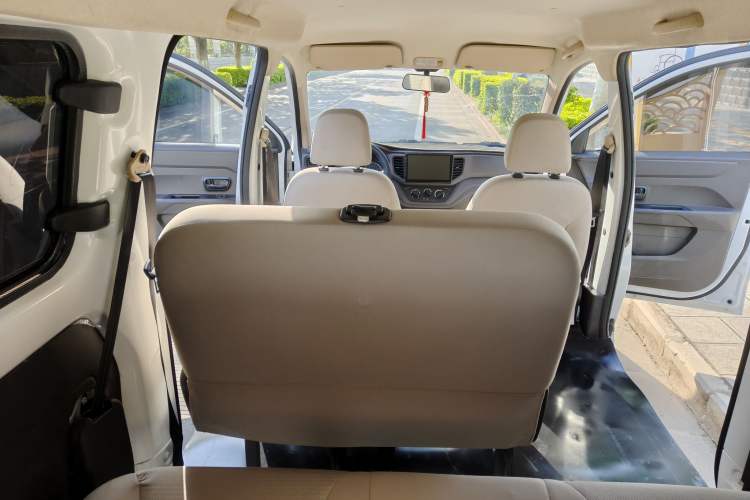 Used Wuling Hongguang V 2019 1.5L Jingqu Version China VI LAR Interior 3