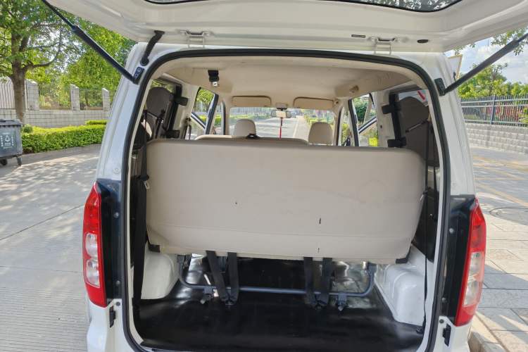 Used Wuling Hongguang V 2019 1.5L Jingqu Version China VI LAR Interior 4