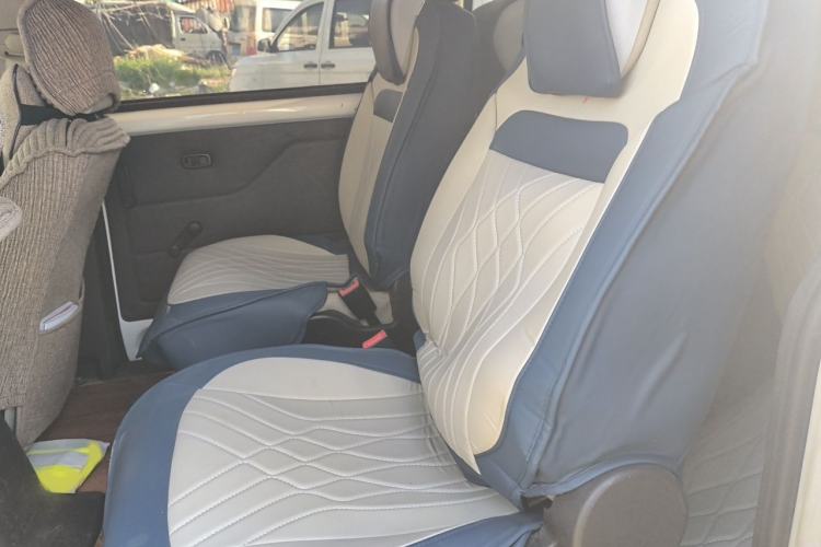 Used Wuling Hongguang V 2019 1.5L Enjoyment Version China VI LAR Interior 4