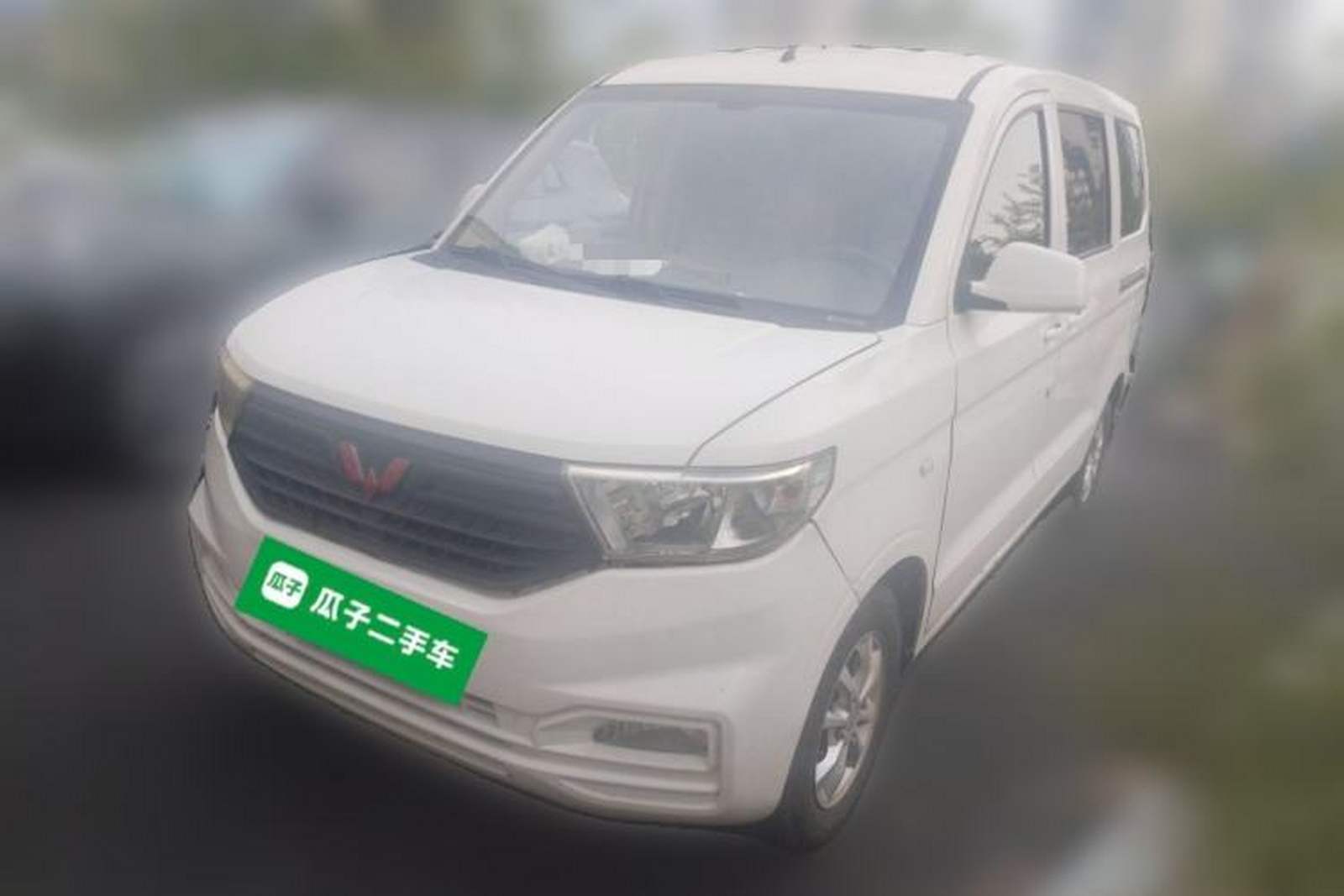 Фото Wuling с площадки