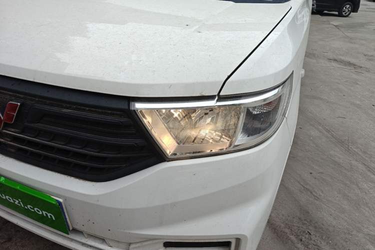 Used Wuling Hongguang V 2019 1.5L Jingqu Version China VI LAR Left Front Headlight