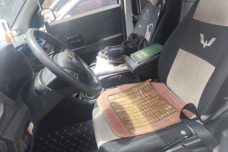Used Wuling Hongguang V 2019 1.5L Jingqu Edition Sealed-Window Vehicle China VI LAR Left Front Seat