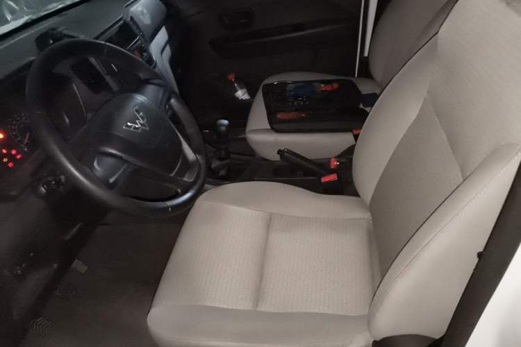 Used Wuling Hongguang V 2019 1.5L Base Window-Sealed Vehicle China VI LAR Left Front Seat