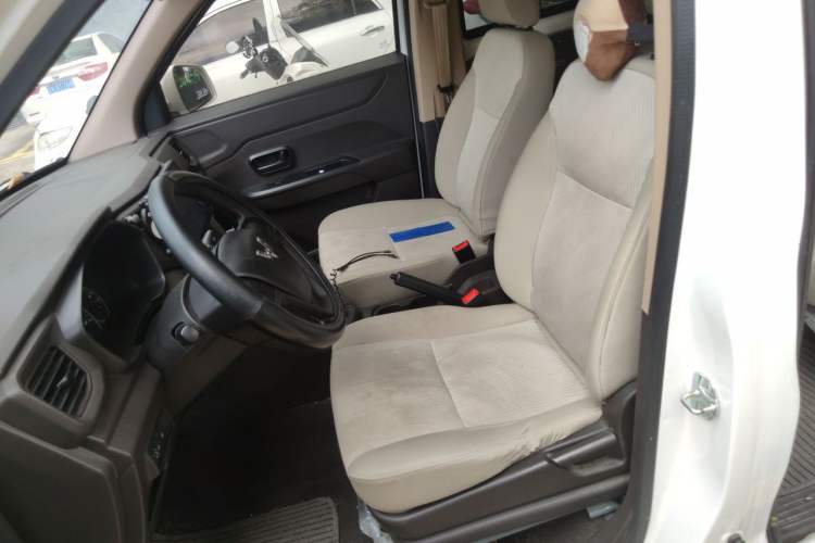 Used Wuling Hongguang V 2019 1.5L Enjoyment Version China VI LAR Left Front Seat