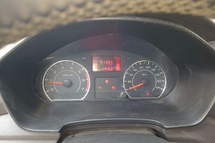 Used Wuling Hongguang V 2019 1.5L Jingqu Version China VI LAR Odometer Close Up