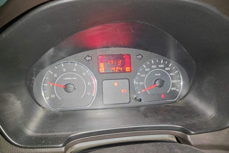 Used Wuling Hongguang V 2019 1.5L Jingqu Version China VI LAR Odometer Close Up