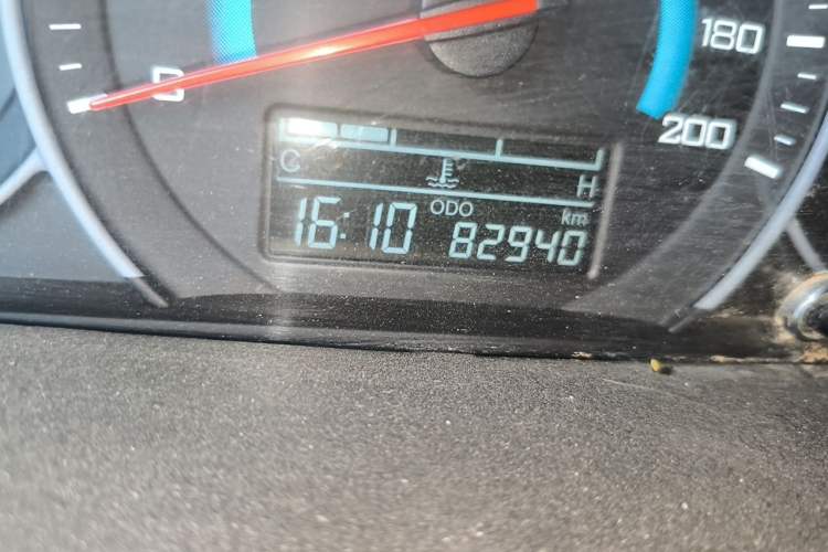 Used Wuling Hongguang V 2019 1.5L Jingqu Version China VI LAR Odometer Close Up
