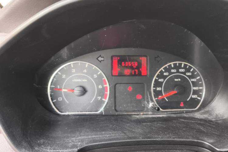 Used Wuling Hongguang V 2019 1.5L Base Version China VI LAR Odometer Close Up