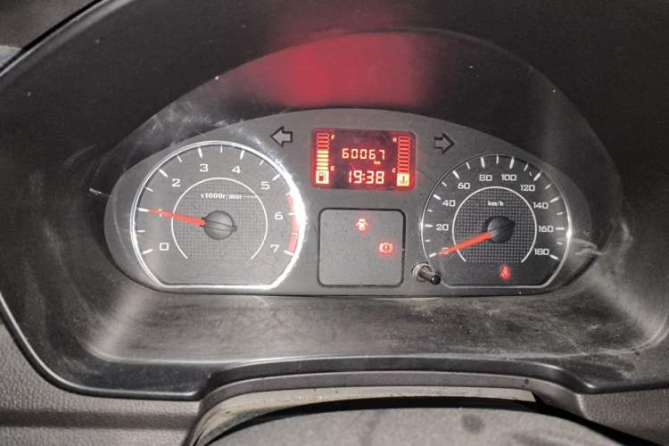 Used Wuling Hongguang V 2019 1.5L Jingqu Version China VI LAR Odometer Close Up