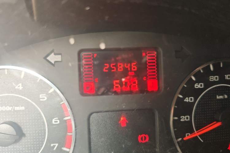 Used Wuling Hongguang V 2019 1.5L Base Version China VI LAR Odometer Close Up
