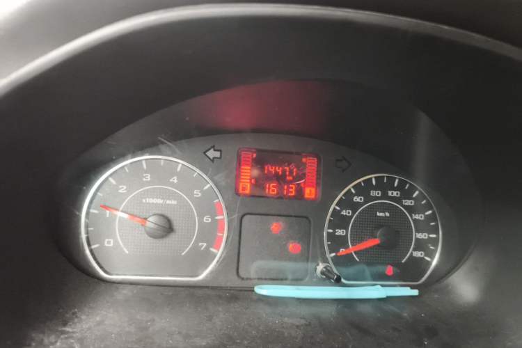 Used Wuling Hongguang V 2019 1.5L Jingqu Version China VI LAR Odometer Close Up