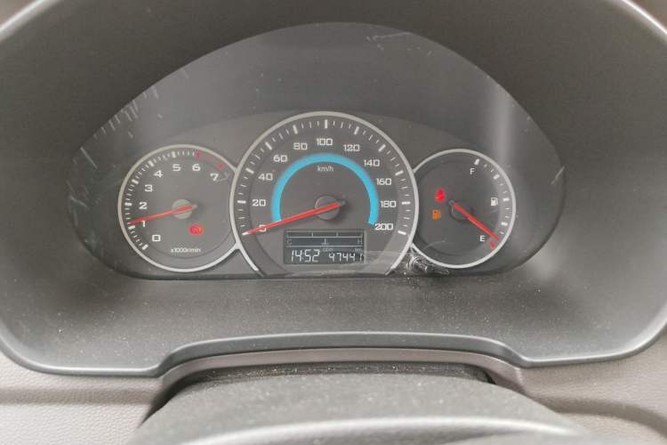 Used Wuling Hongguang V 2019 1.5L Enjoyment Version China VI LAR Odometer Close Up