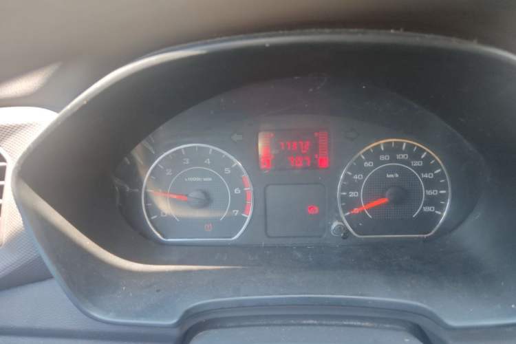 Used Wuling Hongguang V 2019 1.5L Jingqu Version China VI LAR Odometer Close Up