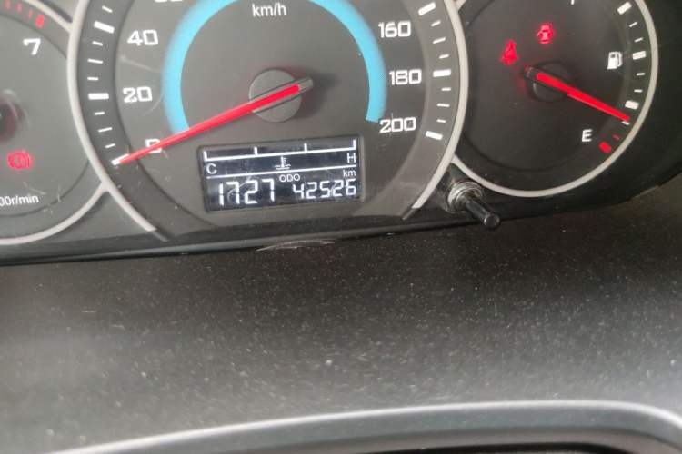 Used Wuling Hongguang V 2019 1.5L Enjoyment Version China VI LAR Odometer Close Up