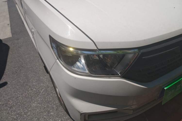 Used Wuling Hongguang V 2019 1.5L Jingqu Version China VI LAR Right Front Headlight